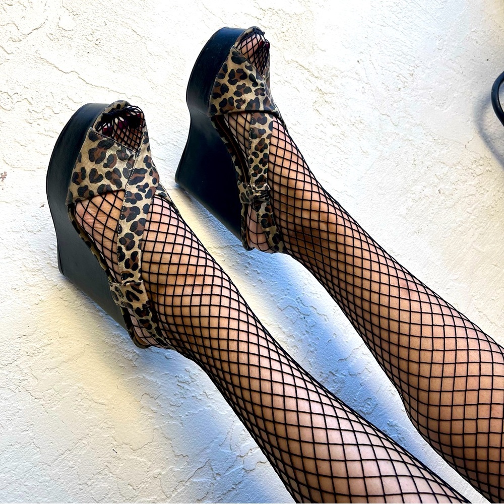 Betsey Johnson vintage wedge sandals